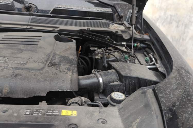 Used Land Rover Defender 2021 110 Four-Door 2.0T P300 Standard EU Specification Engine Bay Left