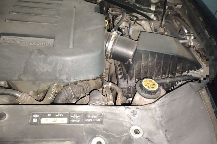 Used Land Rover Defender 2021 110 P400 X-DYNAMIC HSE Engine Bay Left