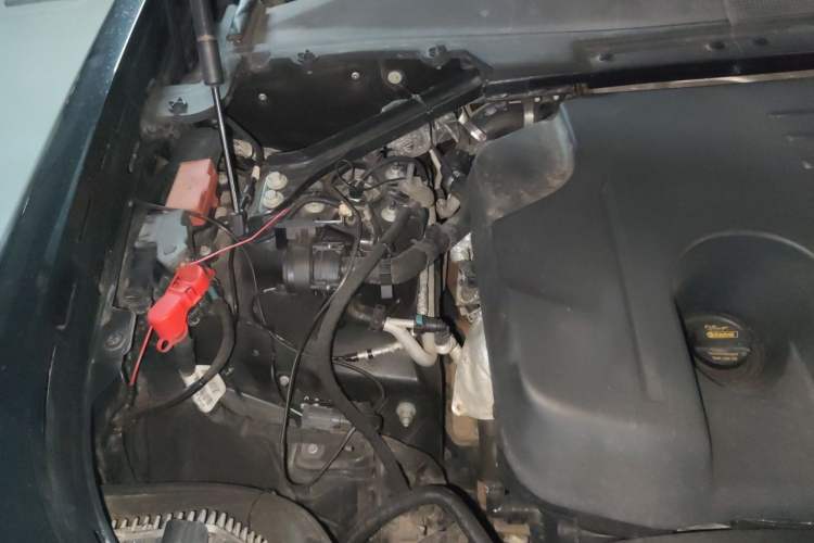 Used Land Rover Defender 2021 110 P400 X-DYNAMIC HSE Engine Bay Right
