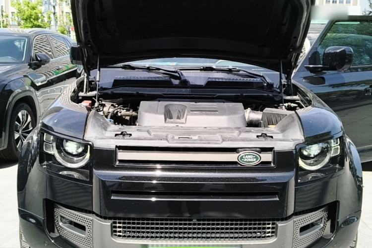 Used Land Rover Defender 2021 110 P400 X-DYNAMIC HSE Engine Bay