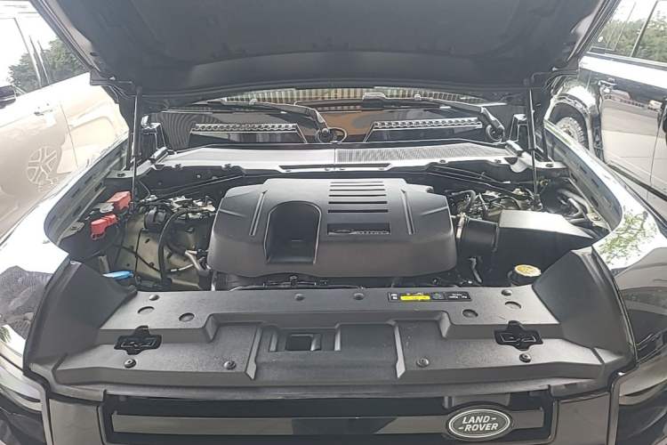 Used Land Rover Defender 2021 110 P400 X Engine Bay