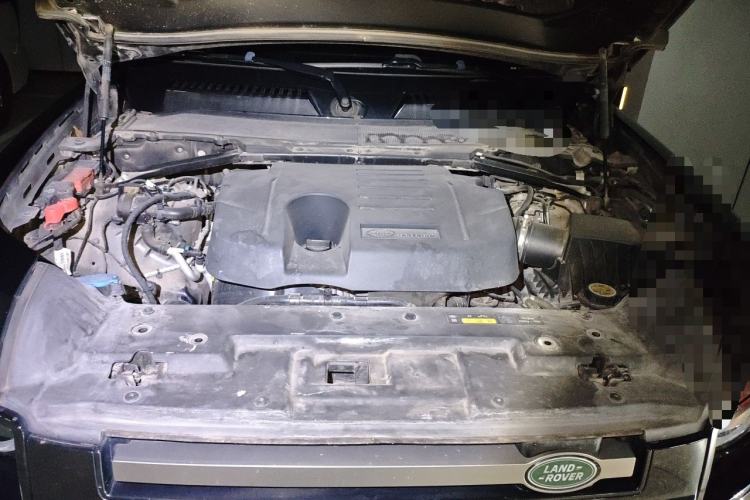 Used Land Rover Defender 2021 110 P400 X-DYNAMIC HSE Engine Bay