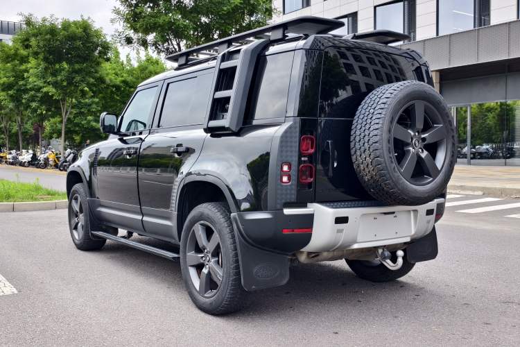 Used Land Rover Defender 2021 110 P400 Dark Special Edition Exterior 6