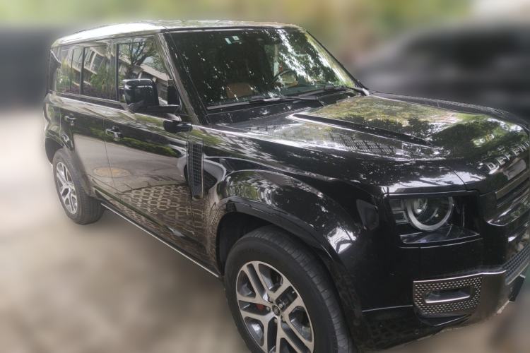 Used Land Rover Defender 2021 110 P400 X Front Right 45 Deg