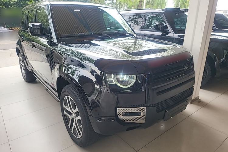 Used Land Rover Defender 2021 110 P400 X Front Right 45 Deg