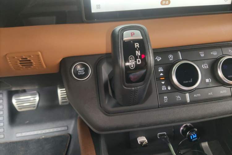 Used Land Rover Defender 2021 110 P400 X Gear Lever