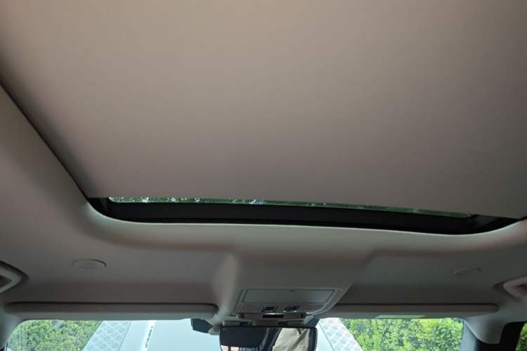 Used Land Rover Defender 2021 110 P400 X-DYNAMIC HSE Headliner