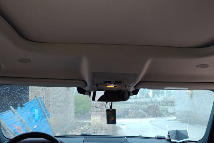 Used Land Rover Defender 2021 110 Four-Door 2.0T P300 Standard EU Specification Headliner