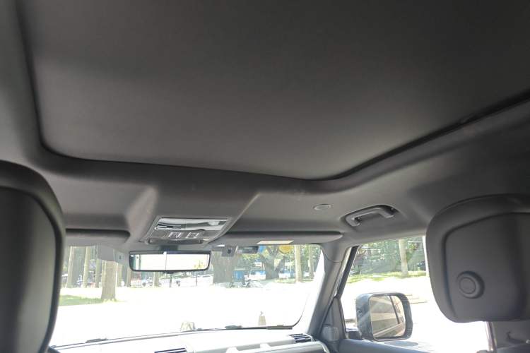 Used Land Rover Defender 2021 110 P400 X-DYNAMIC HSE Headliner