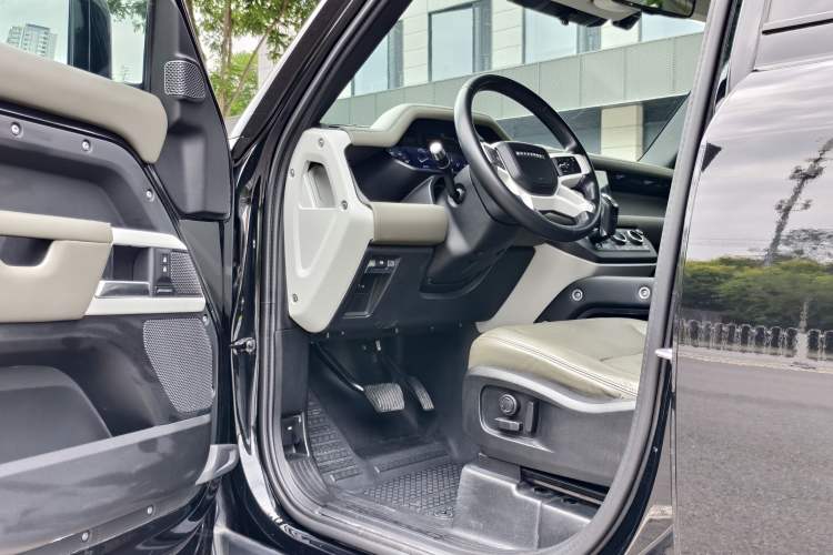 Used Land Rover Defender 2021 110 P400 Dark Special Edition Interior 1
