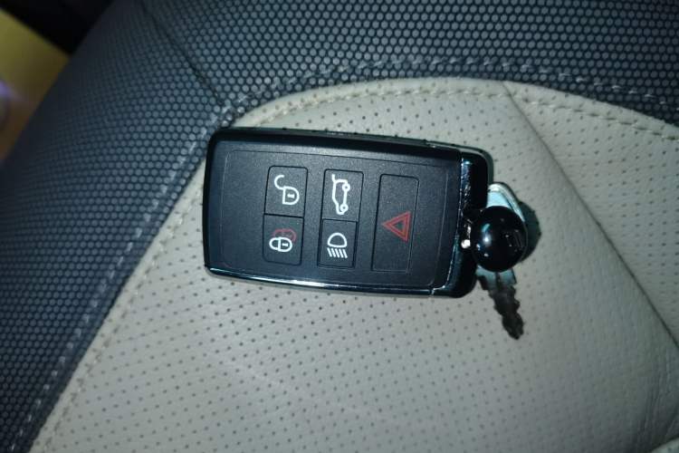 Used Land Rover Defender 2021 90 P400 X-DYNAMIC S Interior 1