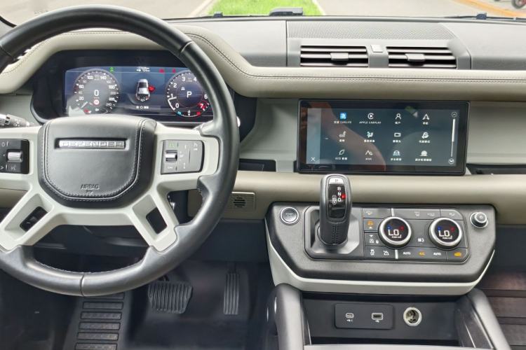 Used Land Rover Defender 2021 110 P400 Dark Special Edition Interior 12