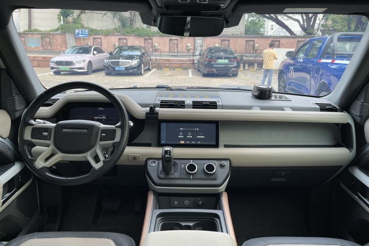 Used Land Rover Defender 2021 90 P400 X-DYNAMIC S Interior 2