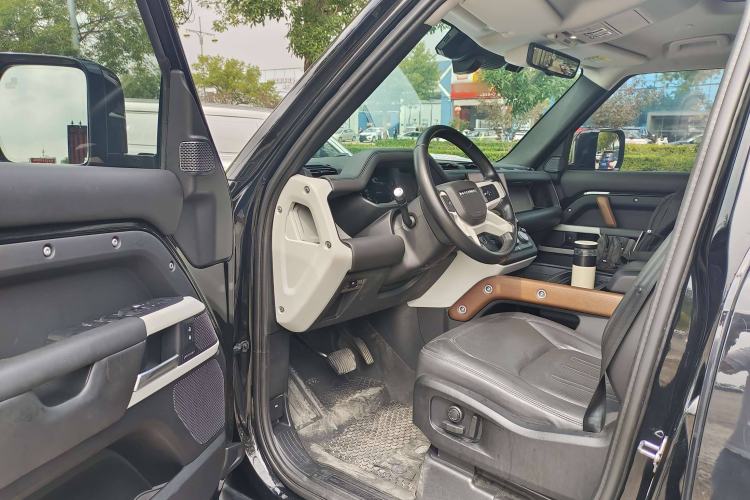 Used Land Rover Defender 2021 110 P400 Dark Special Edition Interior 2