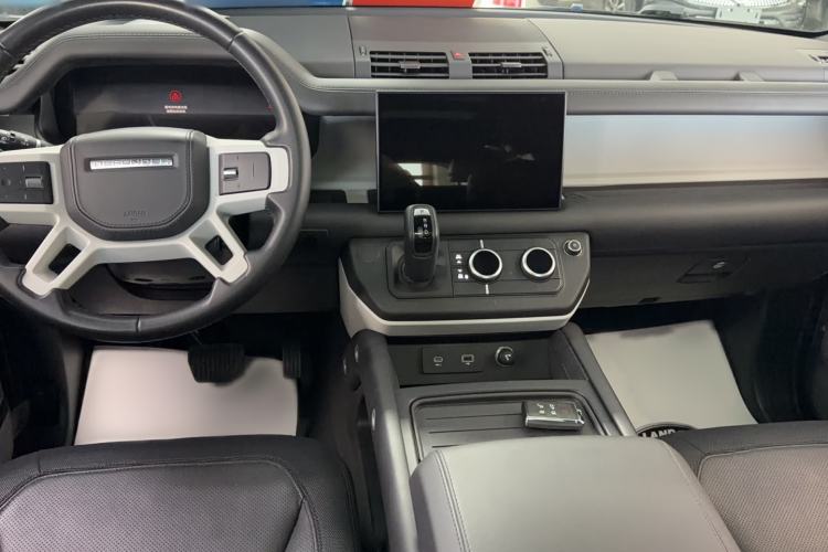 Used Land Rover Defender 2021 110 P400 X-DYNAMIC HSE Interior 5