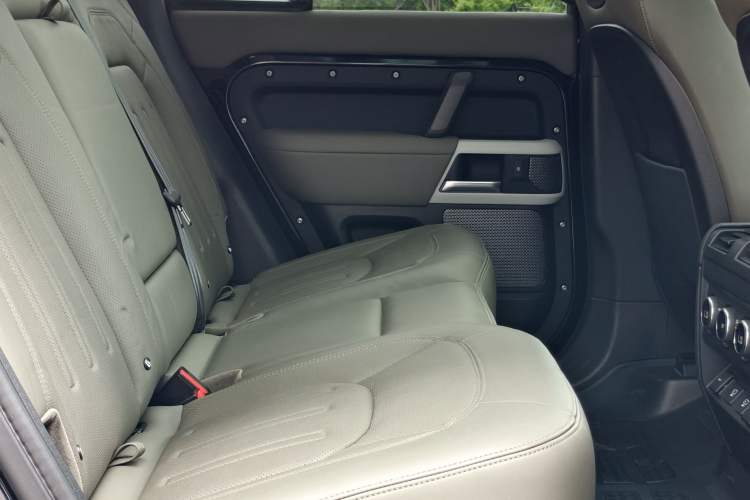 Used Land Rover Defender 2021 110 P400 Dark Special Edition Interior 7