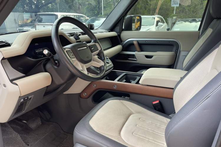 Used Land Rover Defender 2021 90 P400 X-DYNAMIC S Left Front Seat