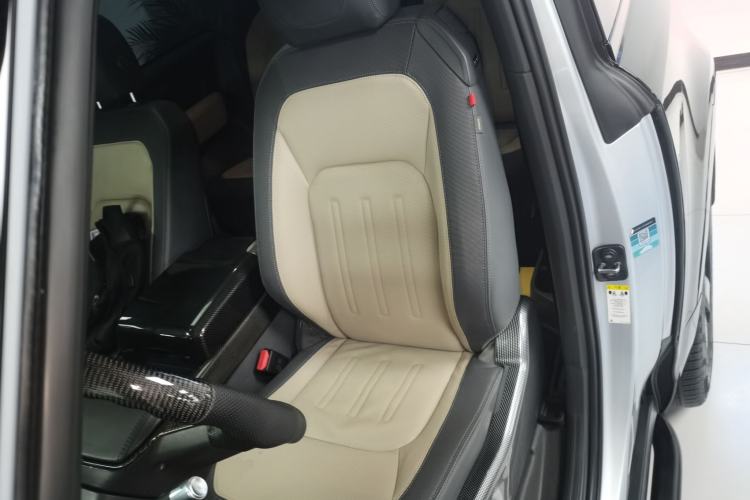 Used Land Rover Defender 2021 90 P400 X-DYNAMIC S Left Front Seat