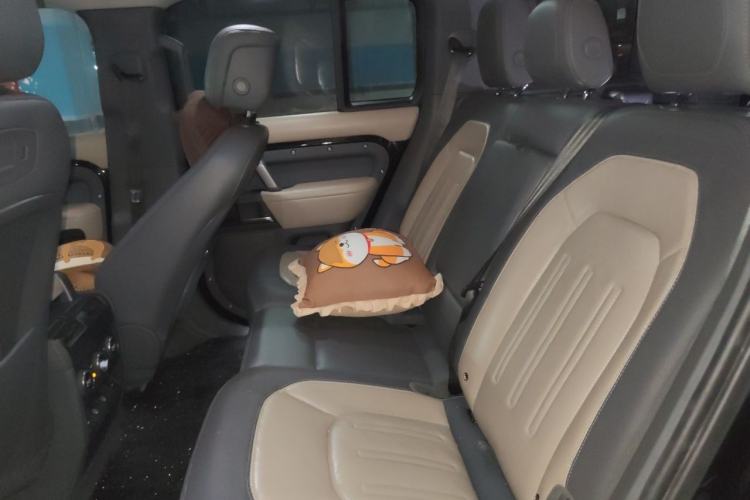 Used Land Rover Defender 2021 110 P400 X-DYNAMIC HSE Left Rear Seat
