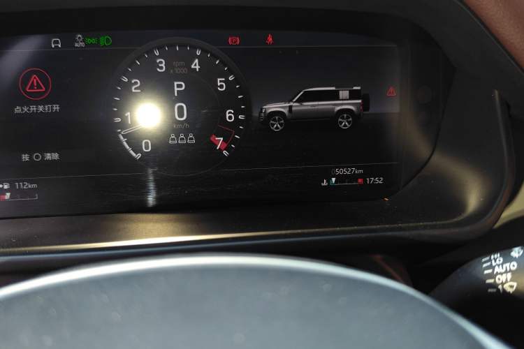 Used Land Rover Defender 2021 110 Four-Door 2.0T P300 Standard EU Specification Odometer Close Up