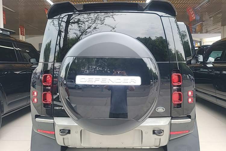 Used Land Rover Defender 2021 110 P400 X-DYNAMIC HSE Rear