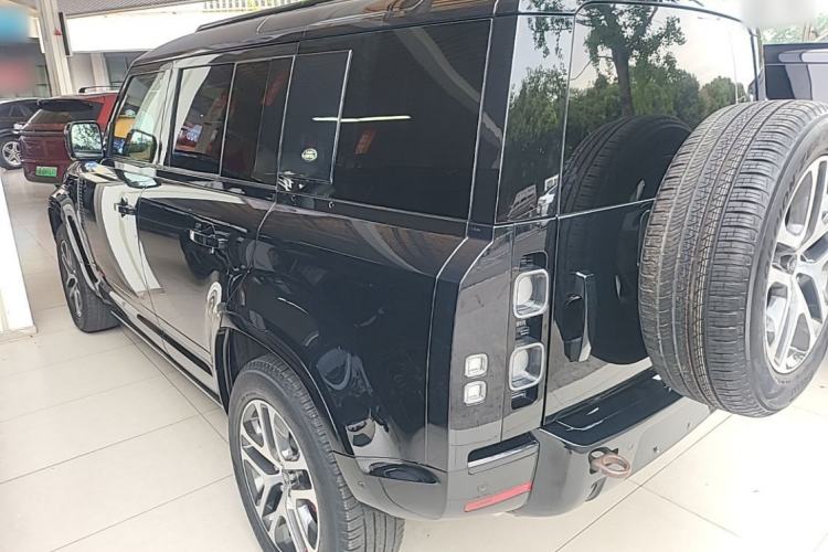Used Land Rover Defender 2021 110 P400 X Rear Left 45 Deg