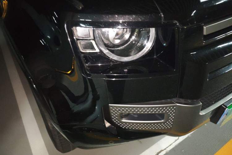 Used Land Rover Defender 2021 110 P400 X-DYNAMIC HSE Right Front Headlight