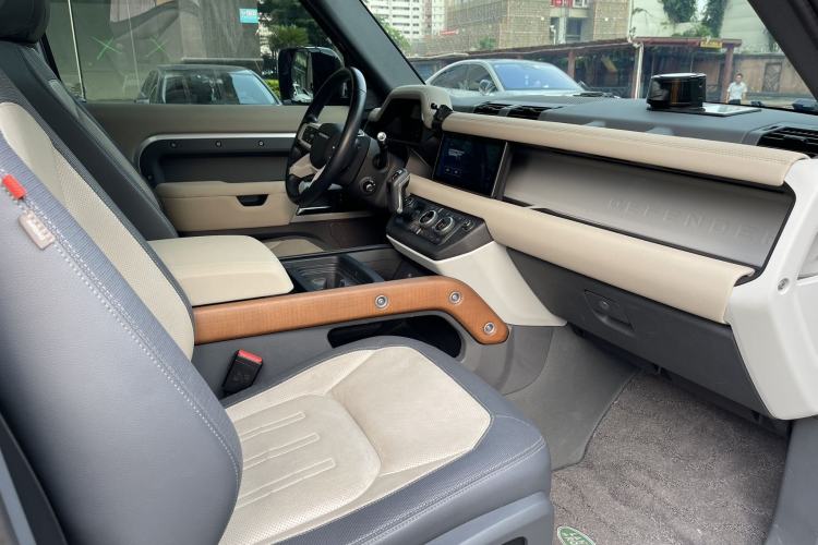 Used Land Rover Defender 2021 90 P400 X-DYNAMIC S Right Front Seat