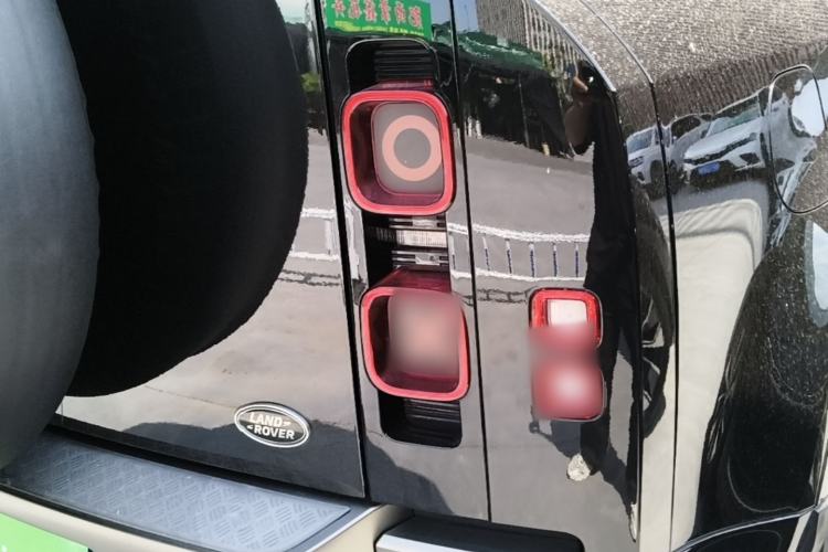 Used Land Rover Defender 2021 110 P400 X-DYNAMIC HSE Right Rear Taillight