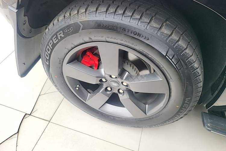 Used Land Rover Defender 2021 110 P400 X-DYNAMIC HSE Right Rear Wheel Hub