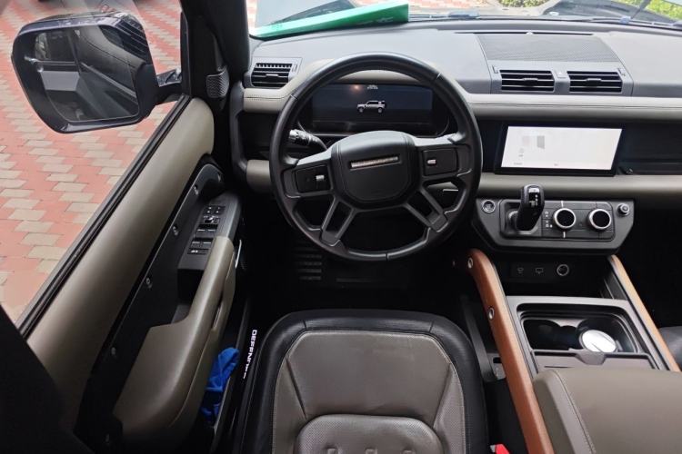 Used Land Rover Defender 2021 110 P400 X-DYNAMIC HSE Steering Wheel