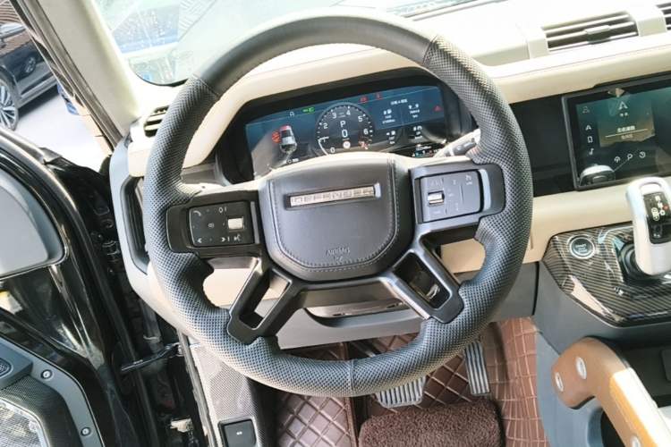 Used Land Rover Defender 2021 110 P400 X-DYNAMIC HSE Steering Wheel