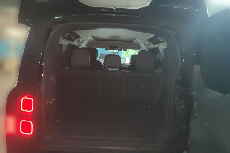 Used Land Rover Defender 2021 110 P400 X-DYNAMIC HSE Trunk