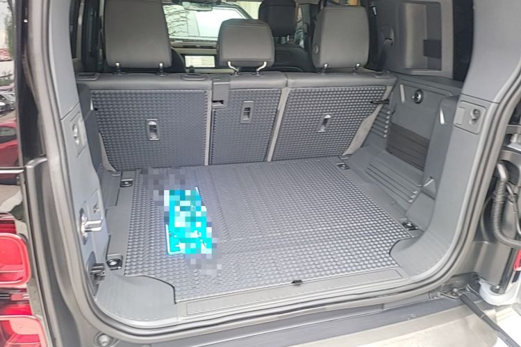 Used Land Rover Defender 2021 110 P400 X-DYNAMIC HSE Trunk