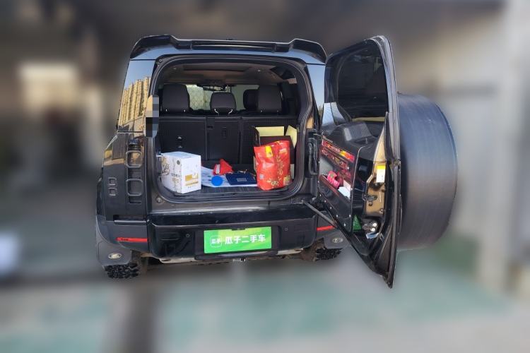 Used Land Rover Defender  Trunk