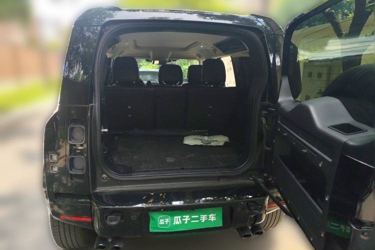 Used Land Rover Defender  Trunk