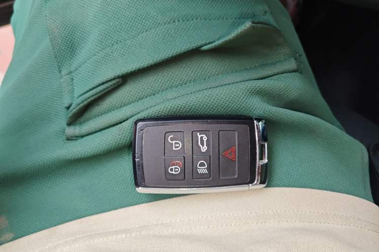 Used Land Rover Defender 2021 110 P400 X-DYNAMIC HSE Vehicle Key