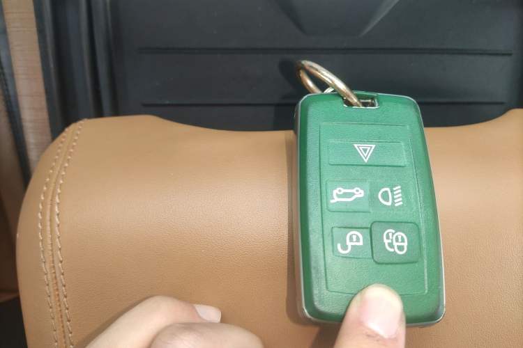 Used Land Rover Defender 2021 110 P400 X Vehicle Key