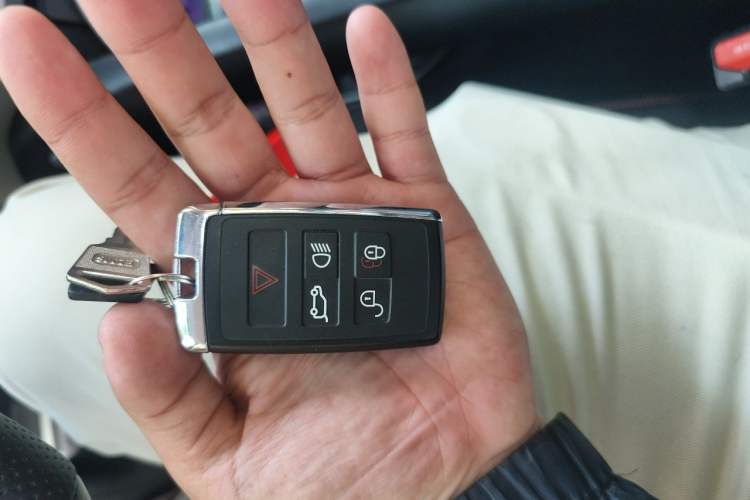 Used Land Rover Defender  Vehicle Key