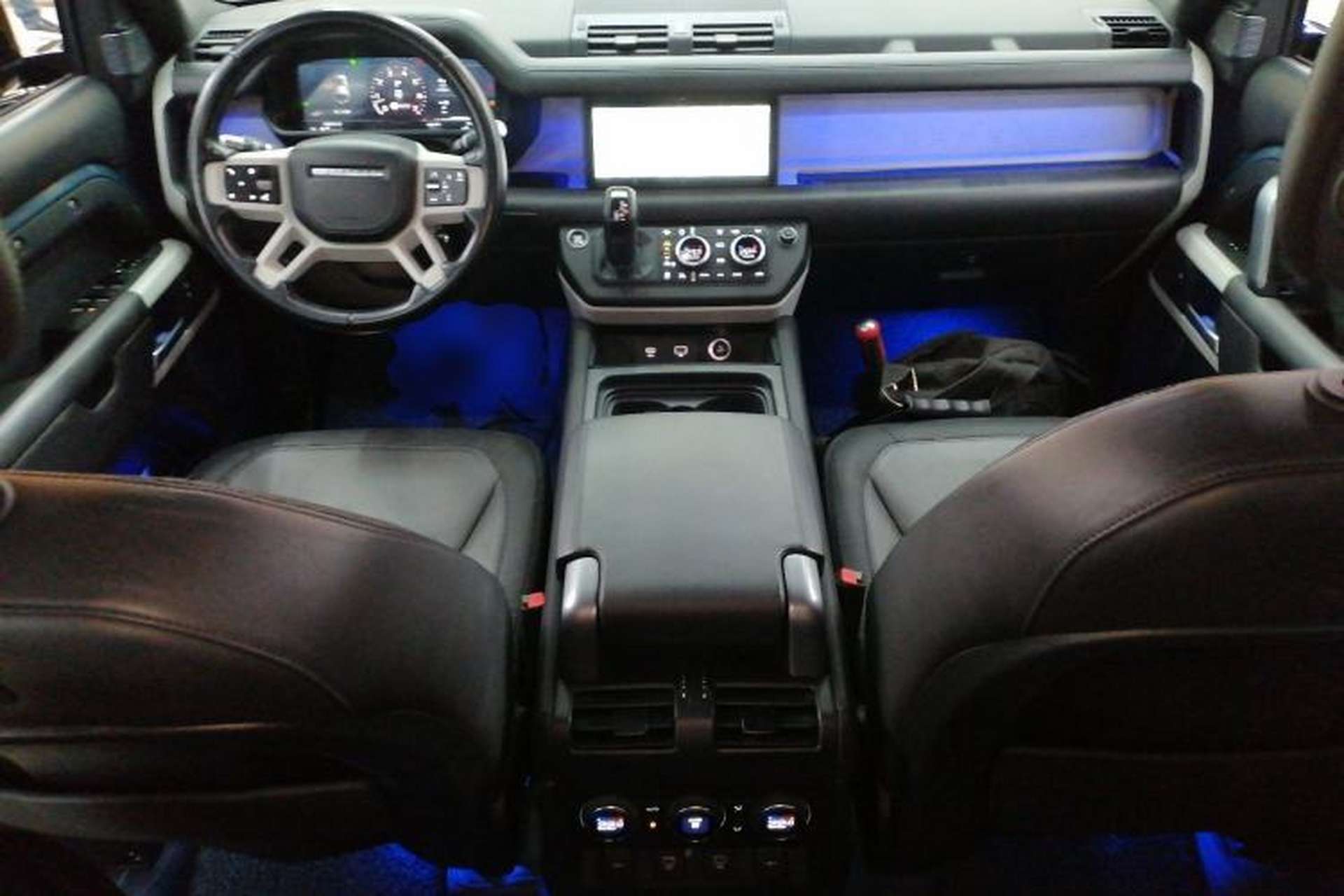Used Land Rover Defender 2021 110 P400 X-DYNAMIC HSE Center Console