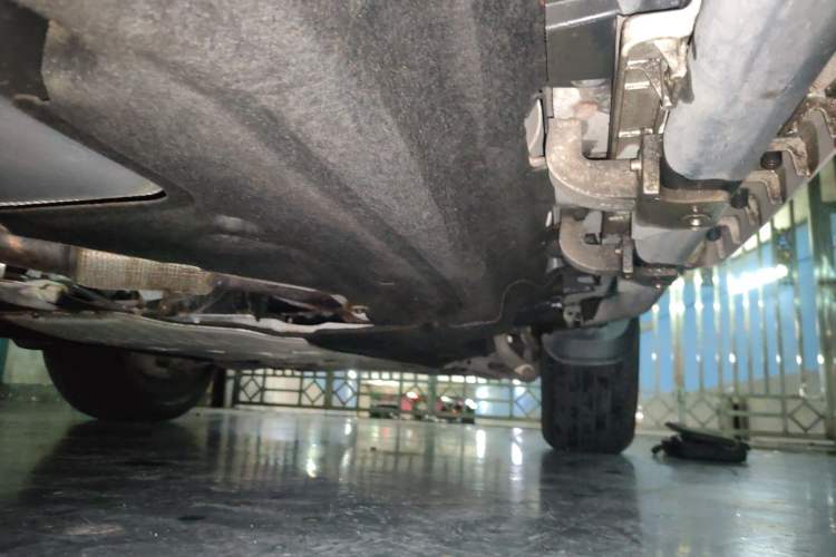 Used Land Rover Defender 2021 90 P400 X-DYNAMIC S Chassis Rear Right