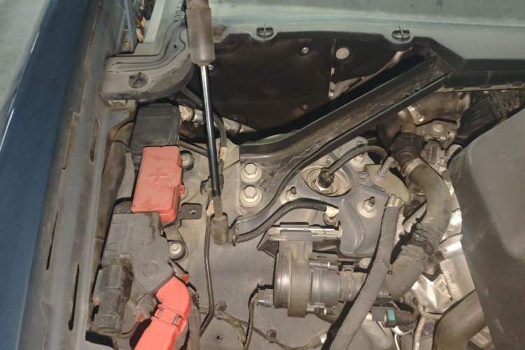 Used Land Rover Defender 2021 110 P400 X-DYNAMIC HSE Engine Bay Right