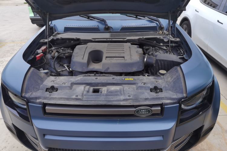 Used Land Rover Defender 2021 110 P400 X-DYNAMIC HSE Engine Bay