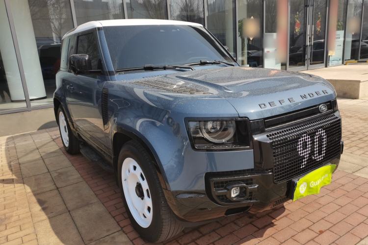 Used Land Rover Defender 2021 90 P400 X-DYNAMIC S Front Right 45 Deg