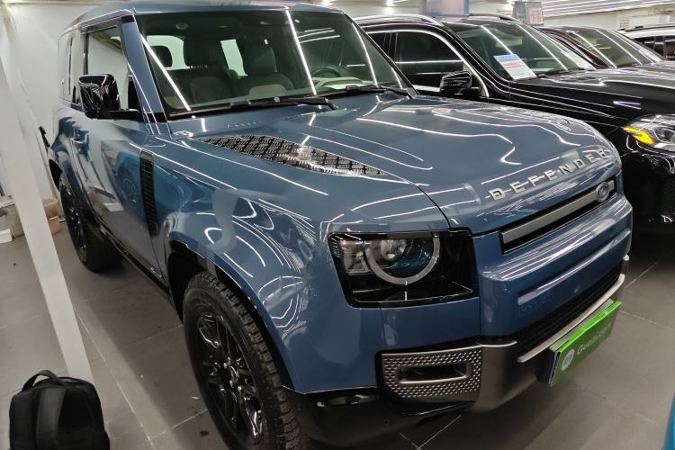 Used Land Rover Defender 2021 90 P400 X-DYNAMIC S Front Right 45 Deg