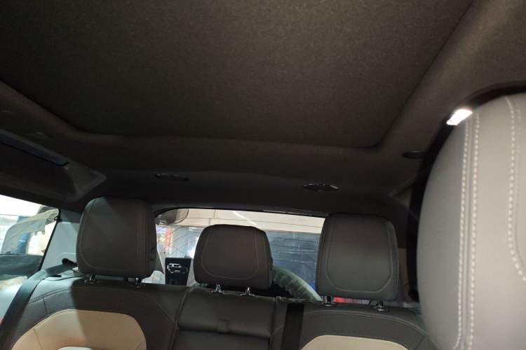 Used Land Rover Defender 2021 90 P400 X-DYNAMIC S Headliner