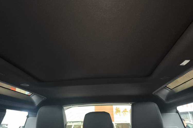 Used Land Rover Defender 2021 90 P400 X-DYNAMIC S Headliner