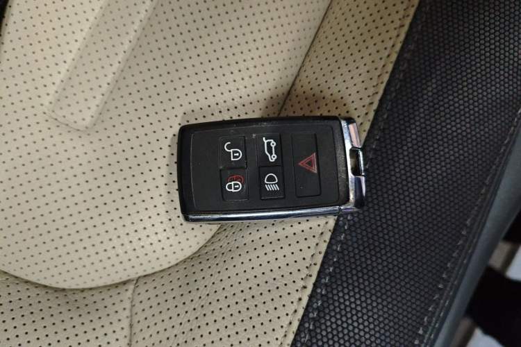 Used Land Rover Defender 2021 90 P400 X-DYNAMIC S Interior 1