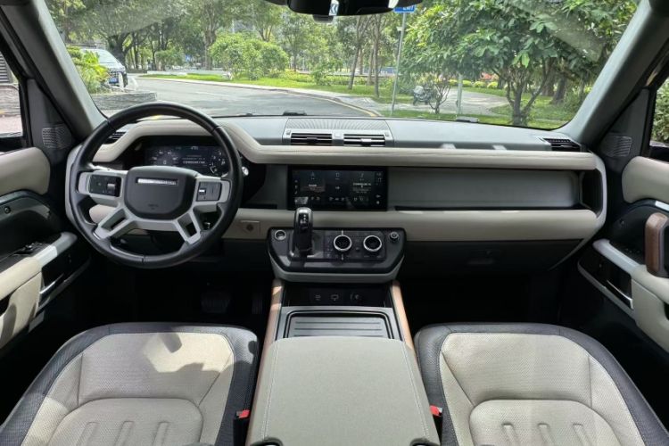 Used Land Rover Defender 2021 90 P400 X-DYNAMIC S Interior 1
