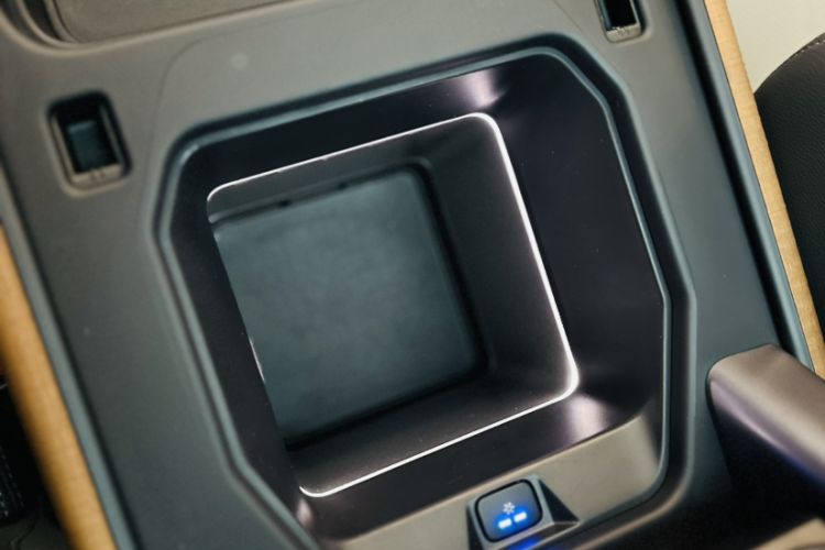 Used Land Rover Defender 2021 90 P400 X-DYNAMIC S Interior 2